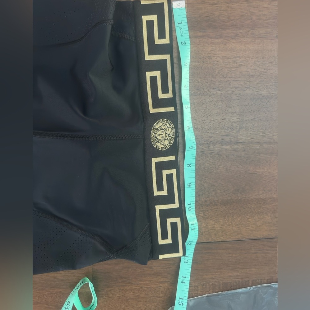 Versace - Picture 10 of 10